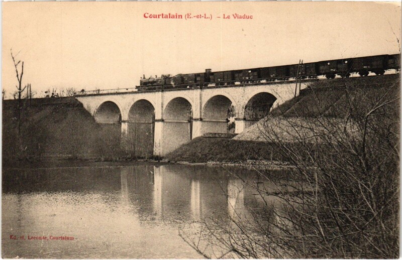 Carte postale ancienne Courtalain Le Viaduc