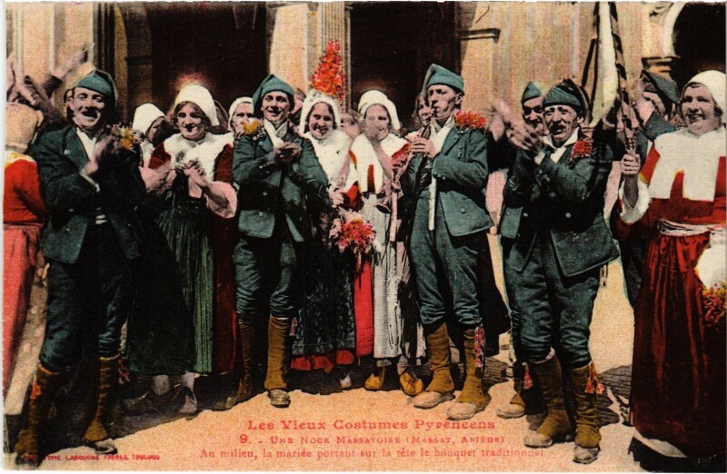 Carte postale ancienne Massat une noce marriage aux Pyrénées à Massat