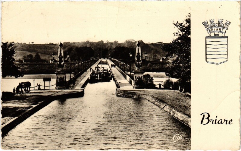 Carte postale ancienne Briare pont-Canal à Briare