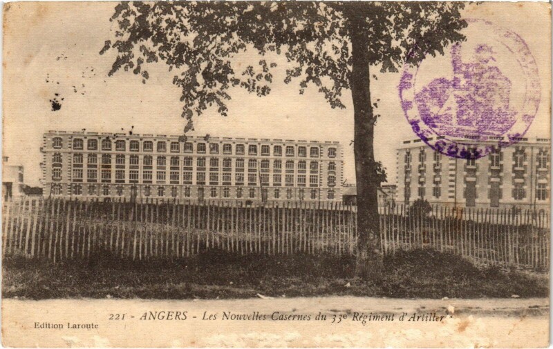 Carte postale ancienne Angers Nouvelles Caserne Artillerie à Angers