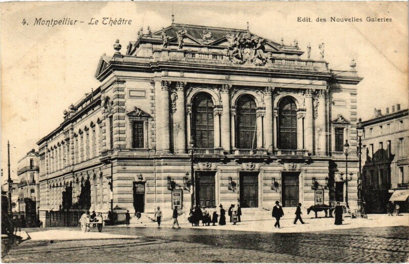 Carte postale ancienne Montpellier Le Théatre à Montpellier