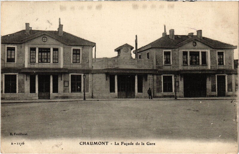 Carte postale ancienne Chaumont La Gare Railway à Chaumont