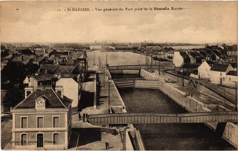 Carte postale ancienne Saint-Nazaire vue générale du Port à Saint-Nazaire