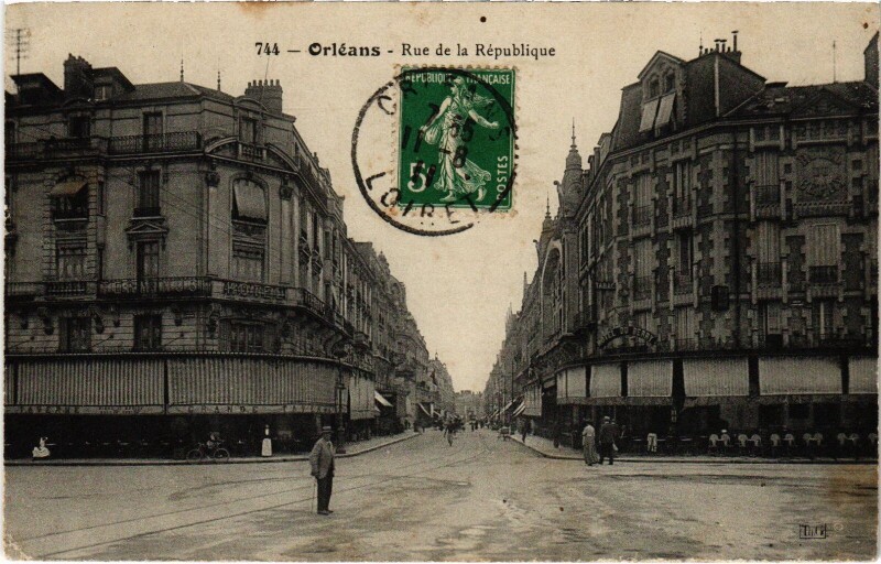 Carte postale ancienne Orléans rue de la République à Orléans