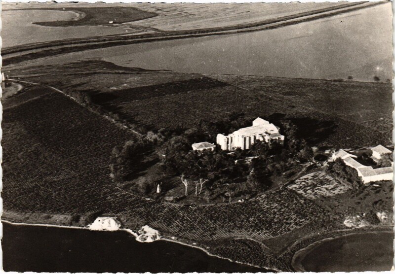 Carte postale ancienne Palavas-les-Flots Abbaye de Maguelone Canal du Midi à Palavas-les-Flots
