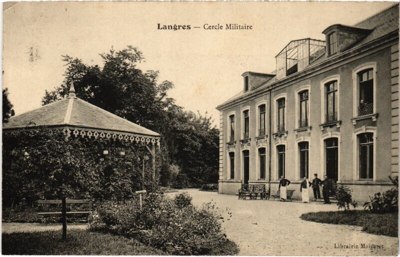 Carte postale ancienne Langres Cercle Militaire à Langres