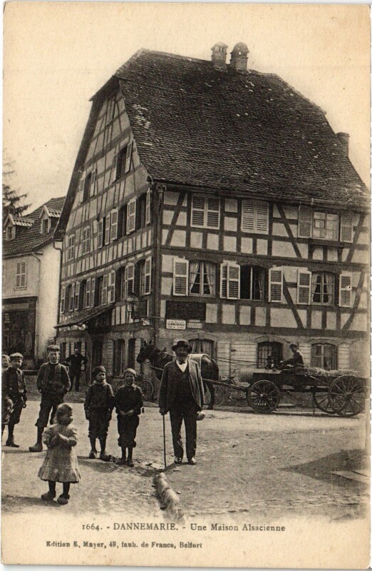 Carte postale ancienne Dannemarie Maison Alsacienne à Dannemarie