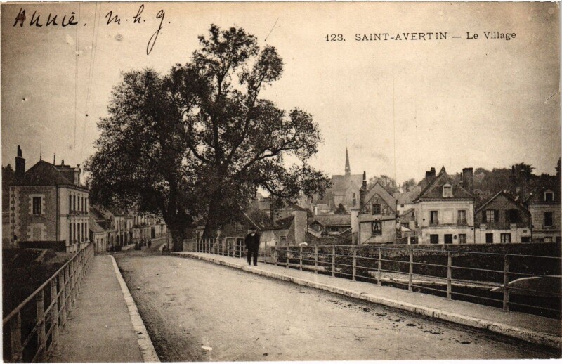 Carte postale ancienne Saint-Avertin Le Village à Saint-Avertin