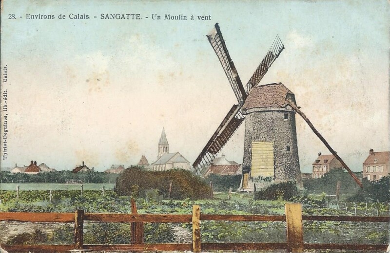Carte postale ancienne Un Moulin à Vent à Sangatte