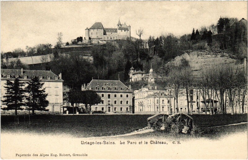Carte postale ancienne Uriage-les-Bains Le Parc et le Chateau
