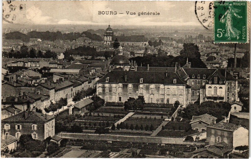 Carte postale ancienne Bourg vue générale