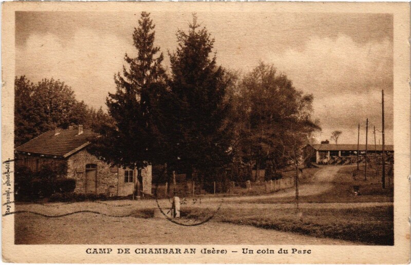 Carte postale ancienne Camp de Chambaran un coin du parc