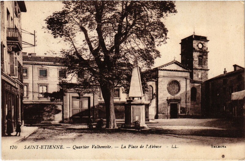 Carte postale ancienne Saint-Etienne Quartier valbenvite Place de l'Abbaye