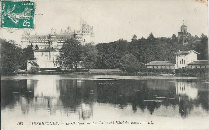 Carte postale ancienne Le Château. - Les Bains et l'Hôtel des Bains à Pierrefonds