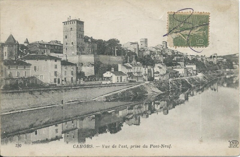 Carte postale ancienne Vue de l'Est, prise du Pont-Neuf. à Cahors