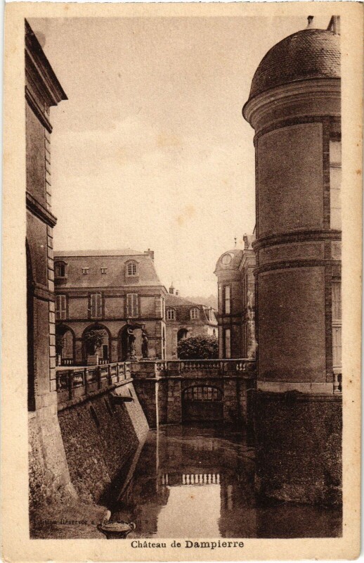 Carte postale ancienne Chateau de Dampierre - Les Douves