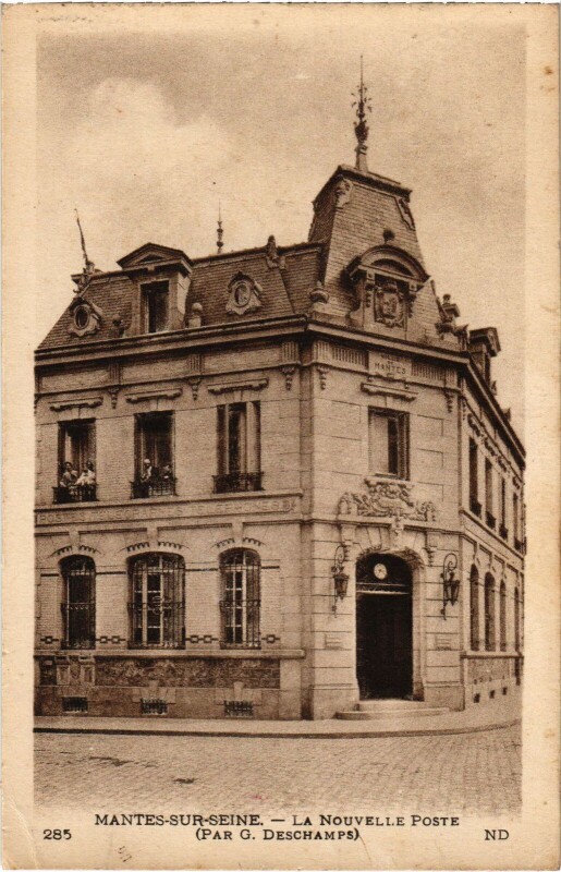 Carte postale ancienne Mantes-la-Jolie La Nouvelle Poste à Mantes-la-Jolie