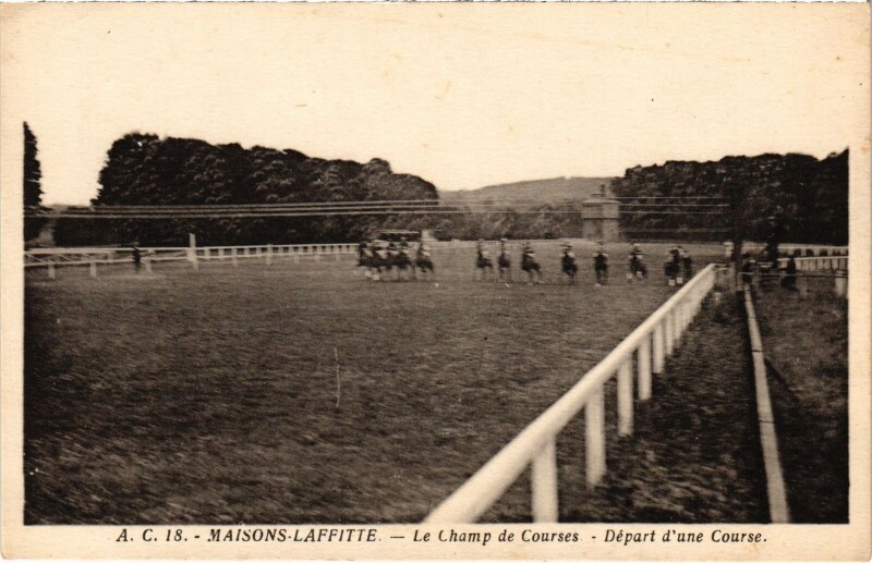 Carte postale ancienne Maisons-Laffitte Champ de Courses - Depart d'Une Course à Maisons-Laffitte
