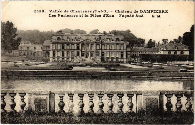 Carte postale ancienne Dampierre Chateau - Parterres et Piece d'Eau