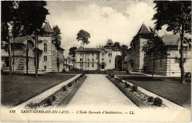 Carte postale ancienne Saint-Germain-en-Laye L'Ecole Normale d'Institutrices à Saint-Germain-en-Laye