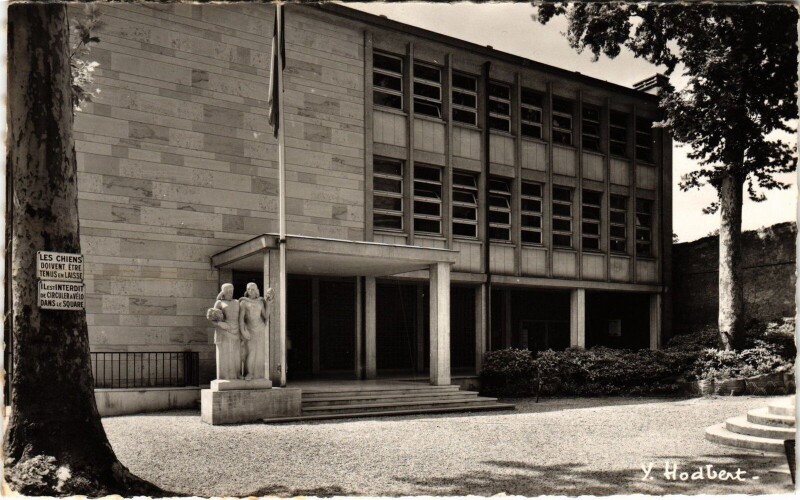 Carte postale ancienne Mantes-la-Jolie Hotel de Ville à Mantes-la-Jolie