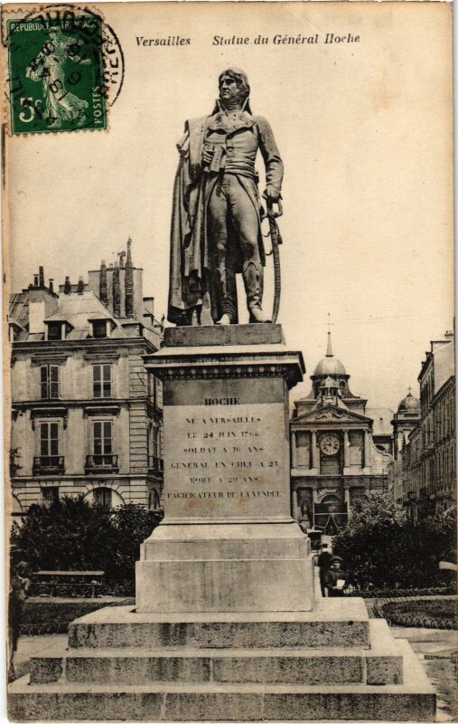 Carte postale ancienne Versailles Statue du General Hoche à Versailles