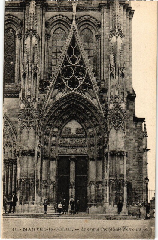Carte postale ancienne Mantes-la-Jolie Le Grand Portail de Notre-Dame à Mantes-la-Jolie