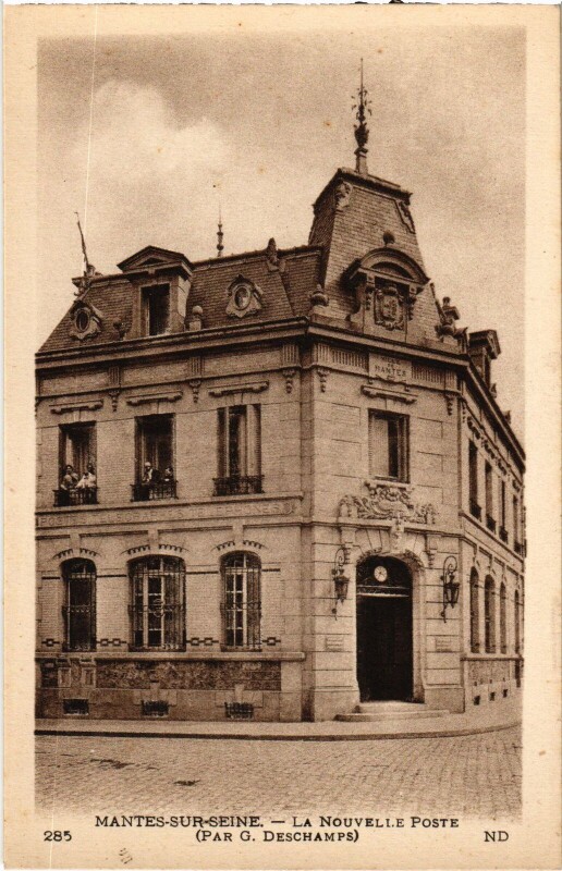 Carte postale ancienne Mantes-la-Jolie La Nouvelle Poste à Mantes-la-Jolie