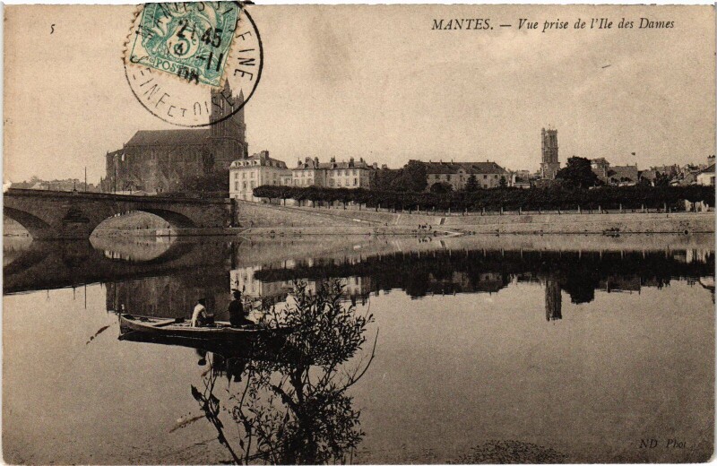 Carte postale ancienne Mantes-la-Jolie Vue prise de l'Ile des Dames à Mantes-la-Jolie