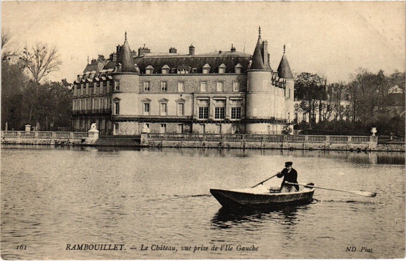 Carte postale ancienne Rambouillet Chateau - Vue prise de l'Ile Gauche à Rambouillet