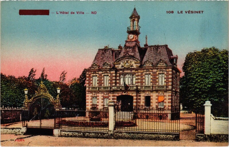 Carte postale ancienne Le Vesinet Hotel de Ville