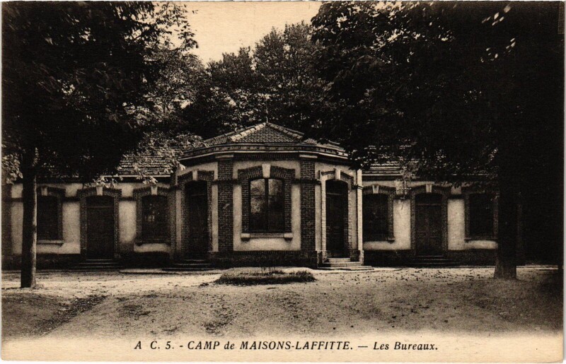 Carte postale ancienne Maisons-Laffitte Camp - Les Bureaux à Maisons-Laffitte