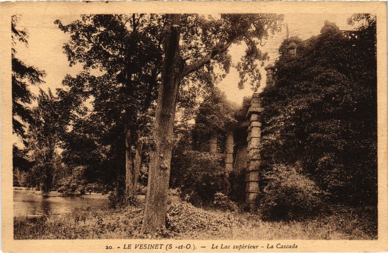 Carte postale ancienne Le Vesinet Le Lac Superieur - La Cascade
