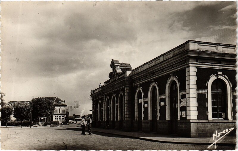 Carte postale ancienne Mantes-la-Jolie Gassicourt - La Gare à Mantes-la-Jolie