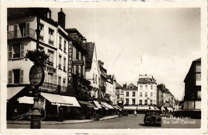 Carte postale ancienne Beauvais Rue Sadi-Carnot à Beauvais