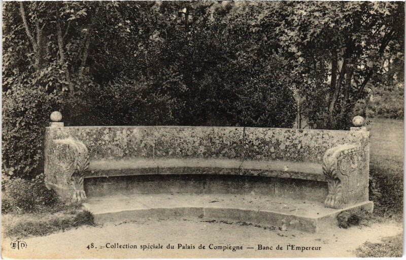Carte postale ancienne Palais de Compiegne Banc de l'Empereur