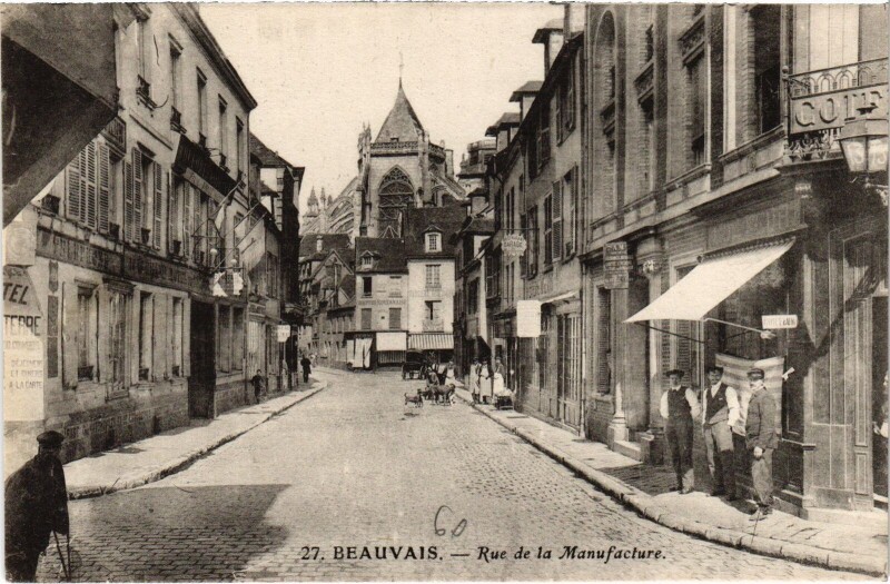 Carte postale ancienne Beauvais Rue de la Manufacture à Beauvais