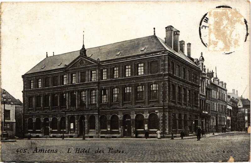 Carte postale ancienne Amiens Hotel des Postes à Amiens