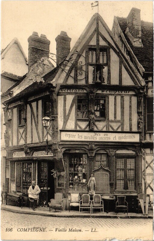 Carte postale ancienne Compiegne Vieille Maison