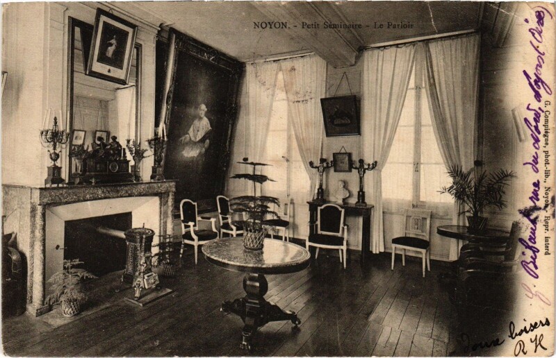 Carte postale ancienne Noyon Petit Séminaire Le Parloir à Noyon
