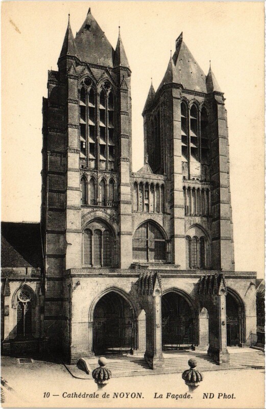 Carte postale ancienne Cathédrale de Noyon à Noyon