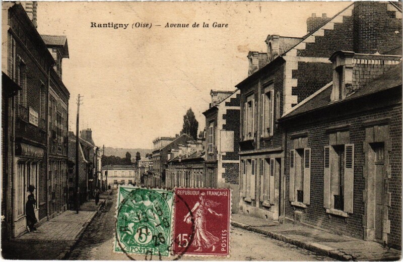 Carte postale ancienne Rantigny Avenue de la Gare à Rantigny