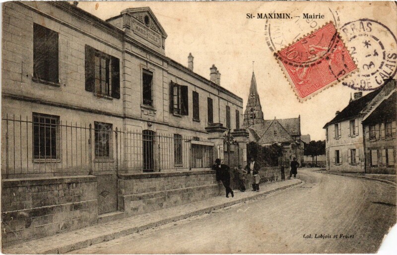 Carte postale ancienne Saint-Maximin Mairie à Saint-Maximin