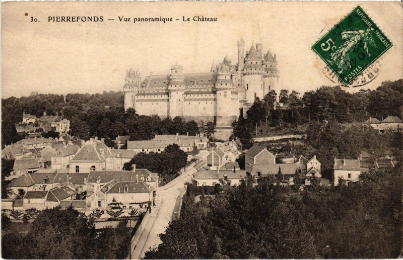 Carte postale ancienne Pierrefonds Le Chateau à Pierrefonds