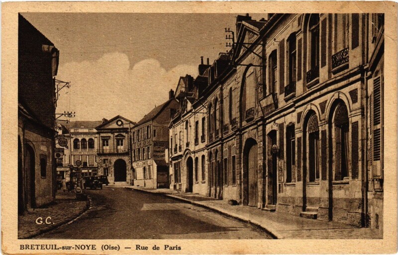 Carte postale ancienne Breteuil-sur-Noye Rue de Paris à Breteuil