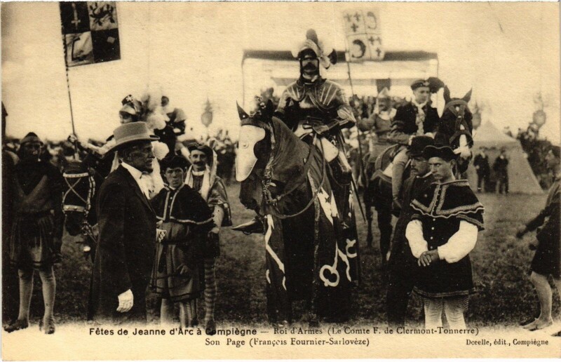 Carte postale ancienne Compiegne Fetes de Jeanne d'Arc Roi d'Armes