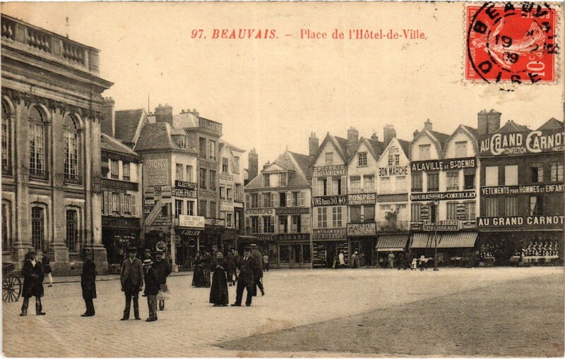 Carte postale ancienne Beauvais Place de l'Hotel-de-Ville à Beauvais