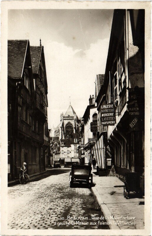 Carte postale ancienne Beauvais Rue de la Manufacture à Beauvais