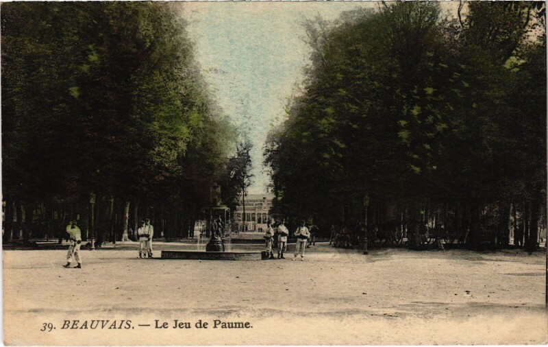 Carte postale ancienne Beauvais Jeu de paume à Beauvais