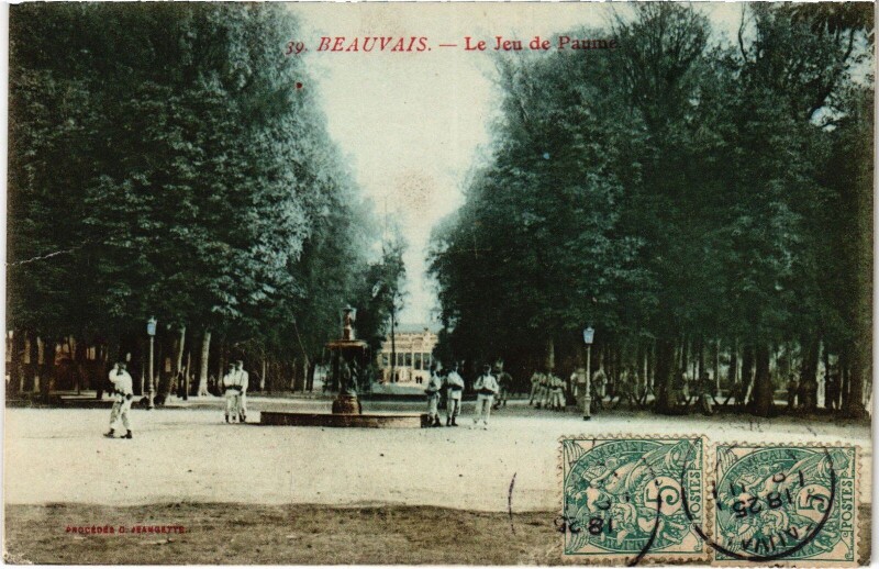 Carte postale ancienne Beauvais Jeu de paume à Beauvais